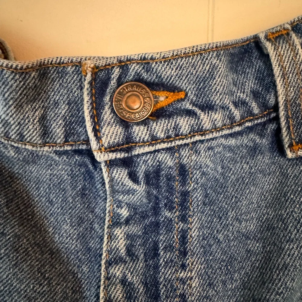 Levi's Men's Blue Jean Shorts Jorts - Picture 6 of 6